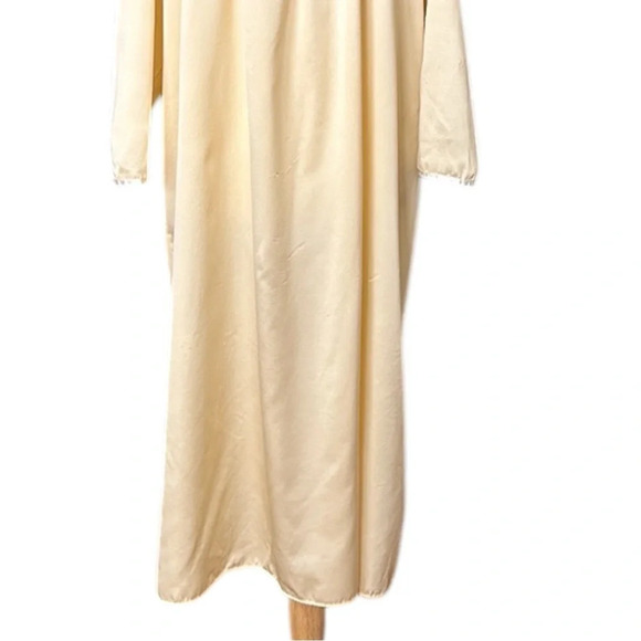 NATORI Classics Vintage Embroidered Nightgown Butter Yellow Square Neck - Picture 12 of 15